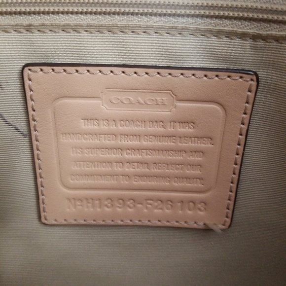 COACH Peyton Large Tote Gold Crossgrain Leather - Picture 4 of 8